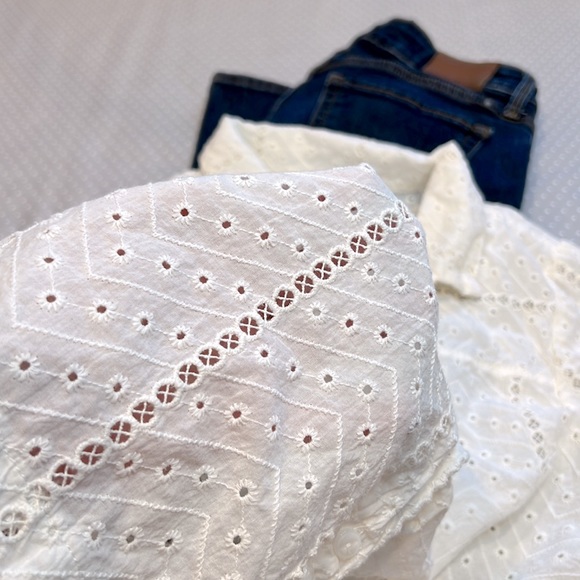 Beautiful Off White Eyelet Button Down Top Only Worn Once - Picture 5 of 6